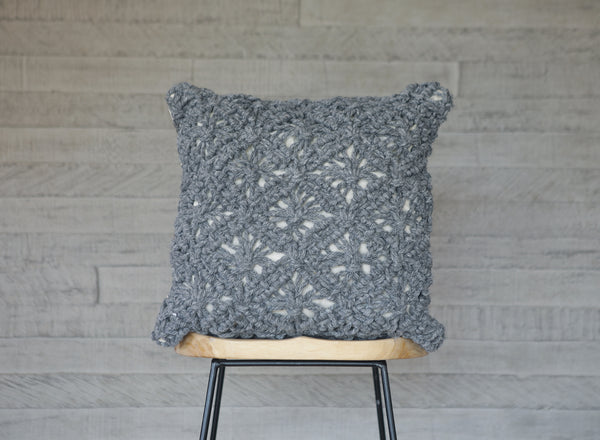 Cojin Crochet lana gris